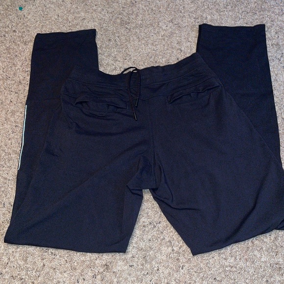 Lululemon men’s pants size large. - Picture 9 of 9